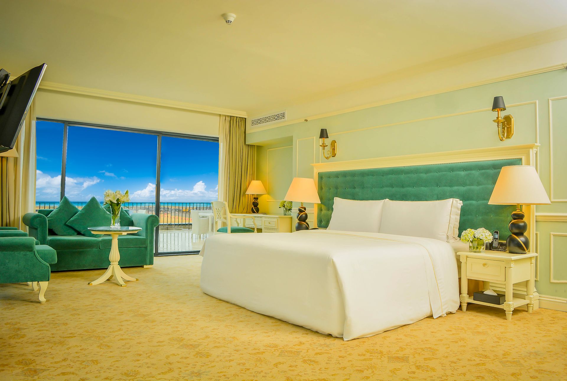 Spacious presidential suite at The Kingsbury Hotel