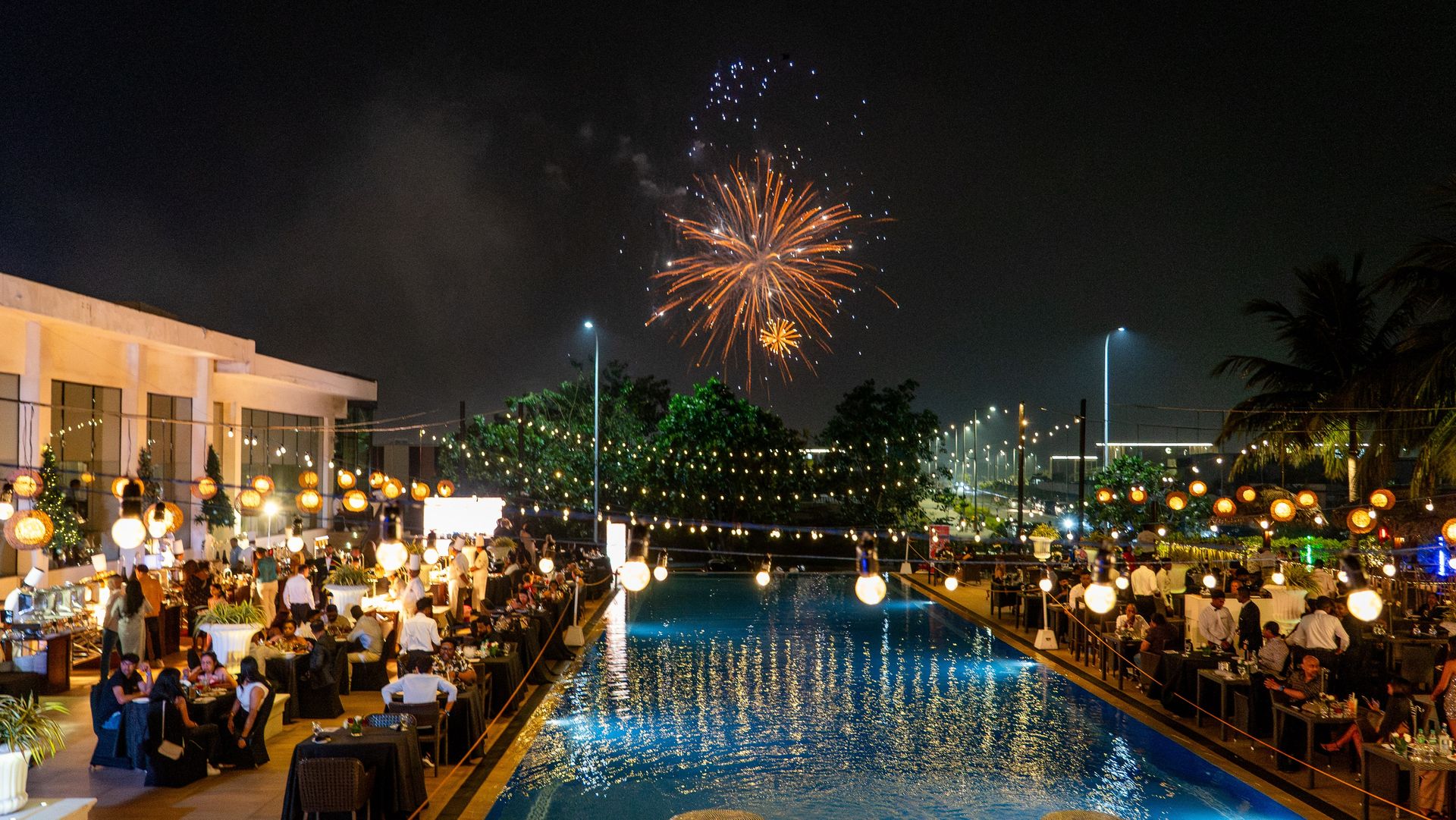 New Year celebration by the pool of The Kingsbury Colombo 